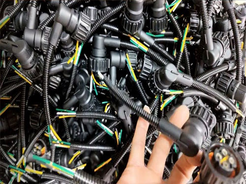 Round 4-hole fog light plug